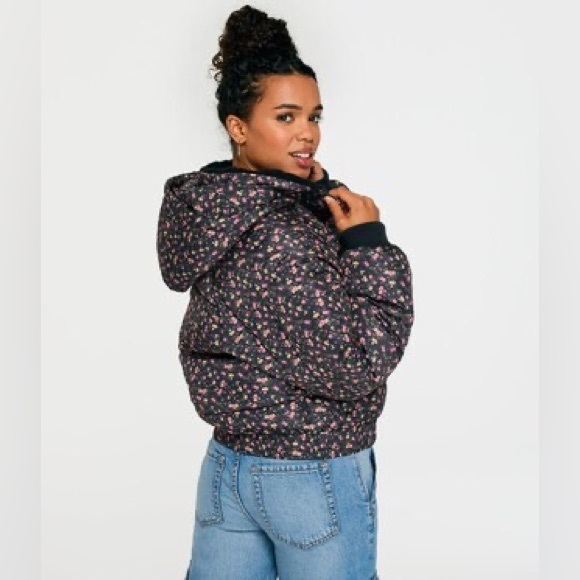 Aeropostale Floral Heavyweight Puffer Jacket - Picture 9 of 10